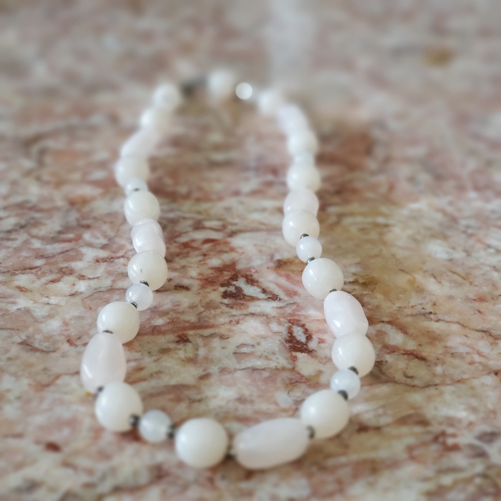 Vintage Single Strand Pink Lucite Necklace